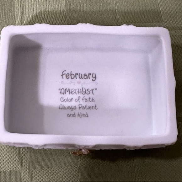 Precious Moments Treasure Hope Chest Trinket Box, February Amethyst 1995 Edition - Picture 2 of 6